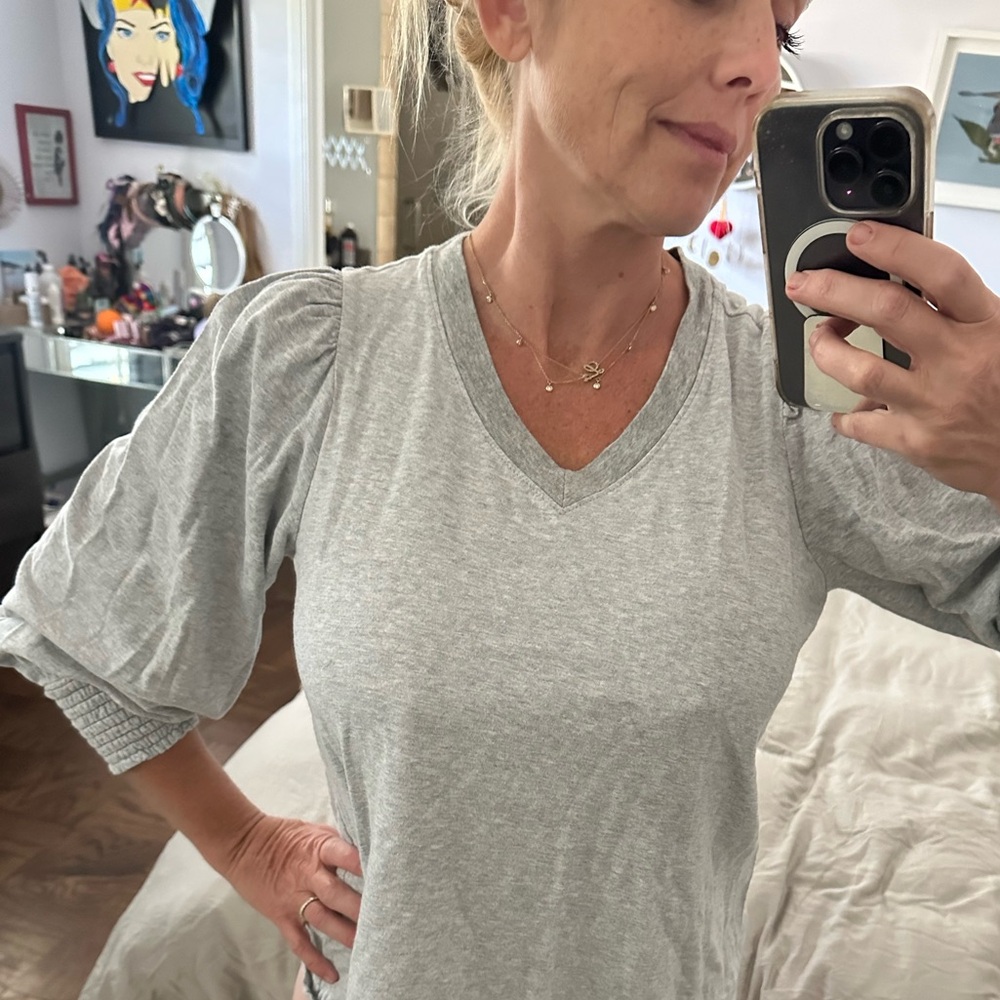 Time and Tru Light Gray V-Neck Blouse